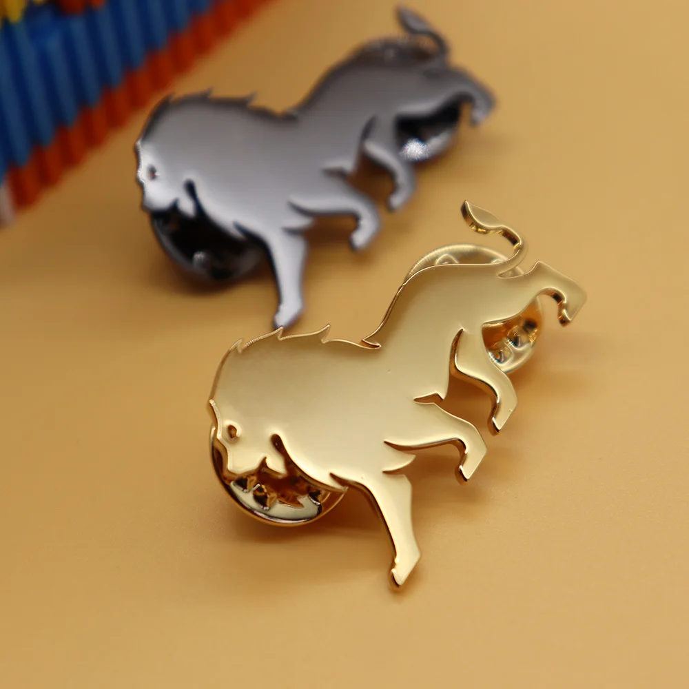 Personalized Lion King Brooch Made of Stainless Steel Material, Exquisite Jewelry For the Groom and Groomsman Father