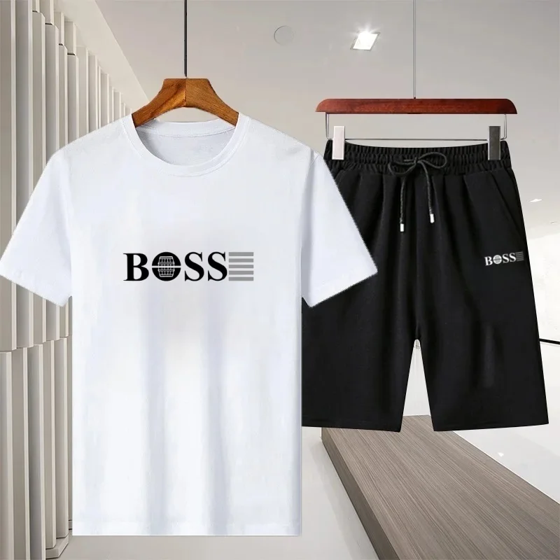

A two-piece men's outdoor fitness jogging set featuring a breathable short-sleeved T-shirt and loose shorts for summer