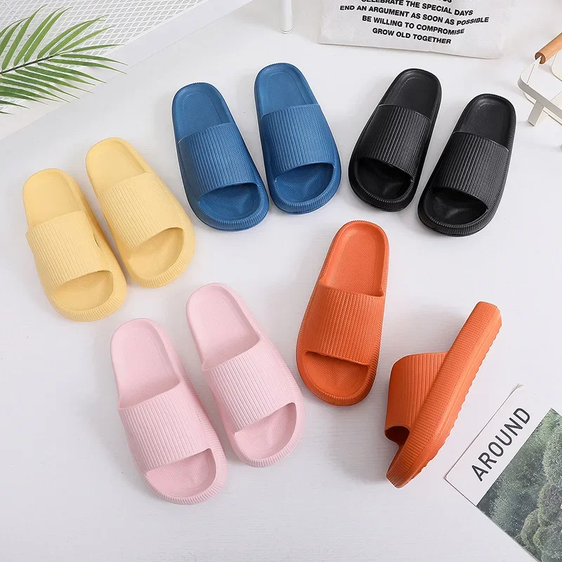 2022 Thick Platform Bathroom Home Slippers Cloud Slippers Women Soft Sole EVA Indoor Slides Sandals Summer Non-slip Flip Flops