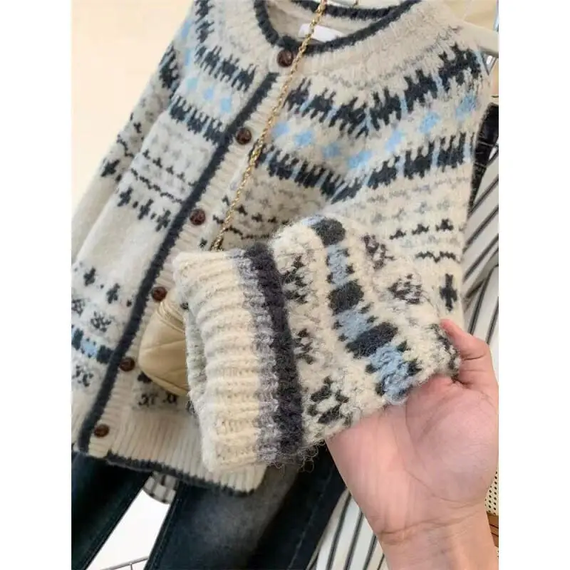 

Женский вязаный кардиган в винтажном стиле с узором Фэр-айл, круглым вырезом, на одной пуговице, свободного кроя, для осени и зимы