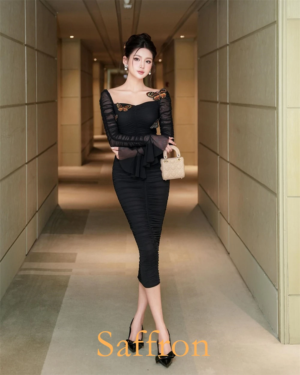 맞춤형 절묘한 스퀘어 칼라 이브닝 드레스 긴 소매 연예인 가운을 통해 볼 우아한 칼집 아플리케 파티 드레스