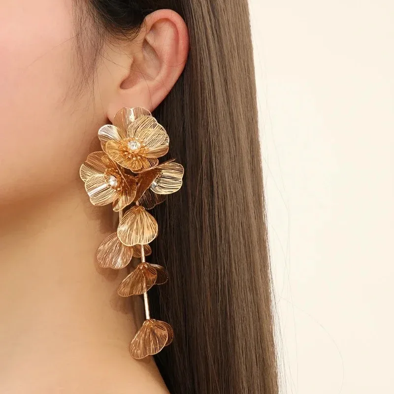 

Luxury Long Metal Flower Tassel Fishtail Rose Earrings for Women Personality Temperament Golden Earrings Jewelry Wholesale