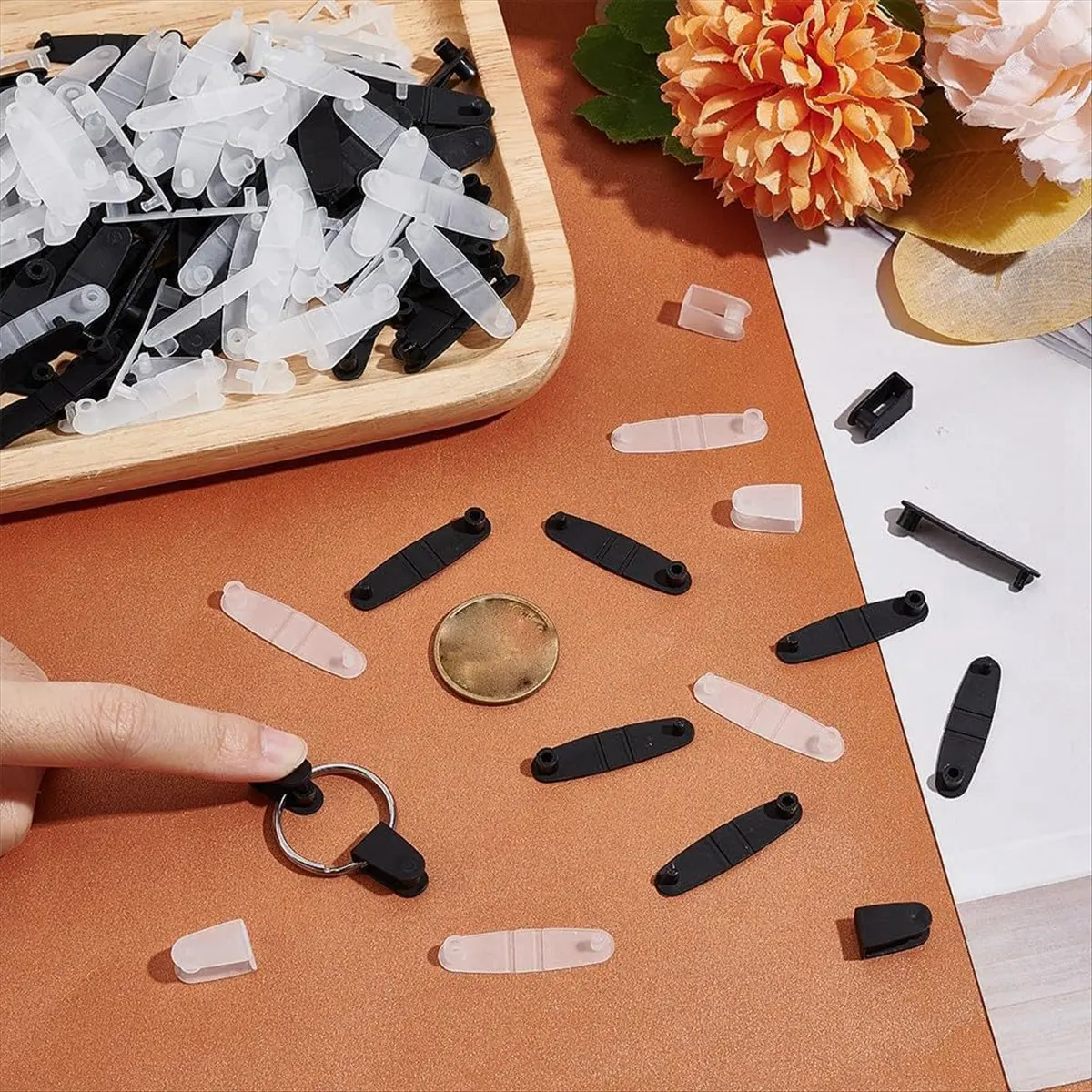 A56K 200 Pcs Plastic Keychain Clips Keychain Connector Snap Tabs 1.4 Inch Badge Strap Clip Key Chain Connector