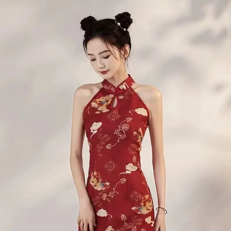 

Красное улучшенное женское платье Cheongsam, новинка 2024, новый китайский утренний халат без рукавов с небольшим вырезом для молодых девушек