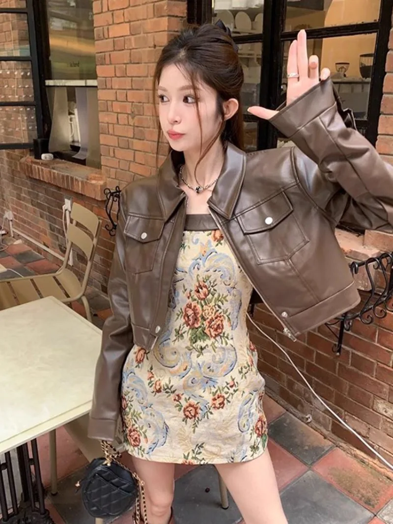 

American Retro Long Sleeved Leather Jacket for Women's Early Autumn 2024 New Style Temperament Short Fit Motorcycle Suit Top