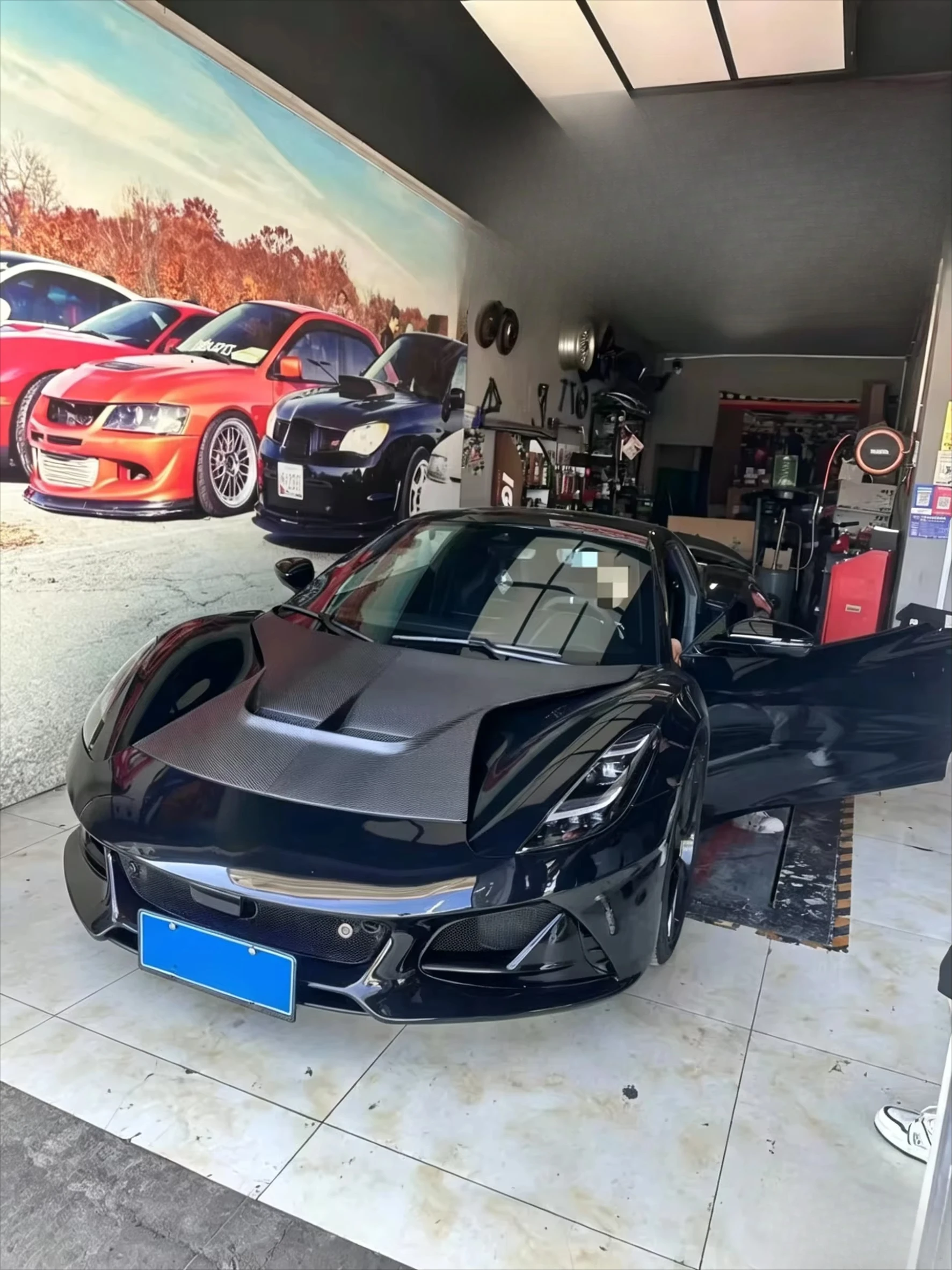 Dry Carbon Fiber V Style Engine Hood Bonnet for Lotus Emira High Quality Lightweight Racing Style Front Hood Car Body Kit