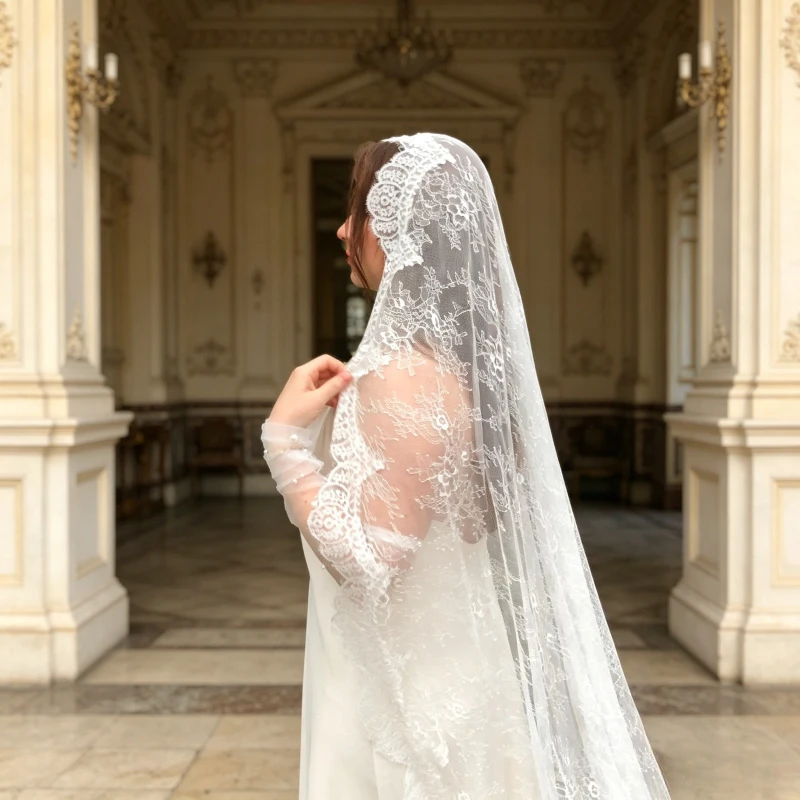 Retro Bridal Veil Lace with Comb Soft Spanish Mantilla Veil with Eyelash Lace Edge Bride Accesories Amanda Novias Amanda Novias