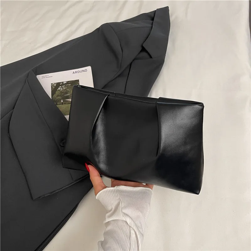 

Женская модная нишевая женская новая стильная плиссированная сумка на плечо с высоким уровнем внешнего вида, мягкая сумка-облако, клатч