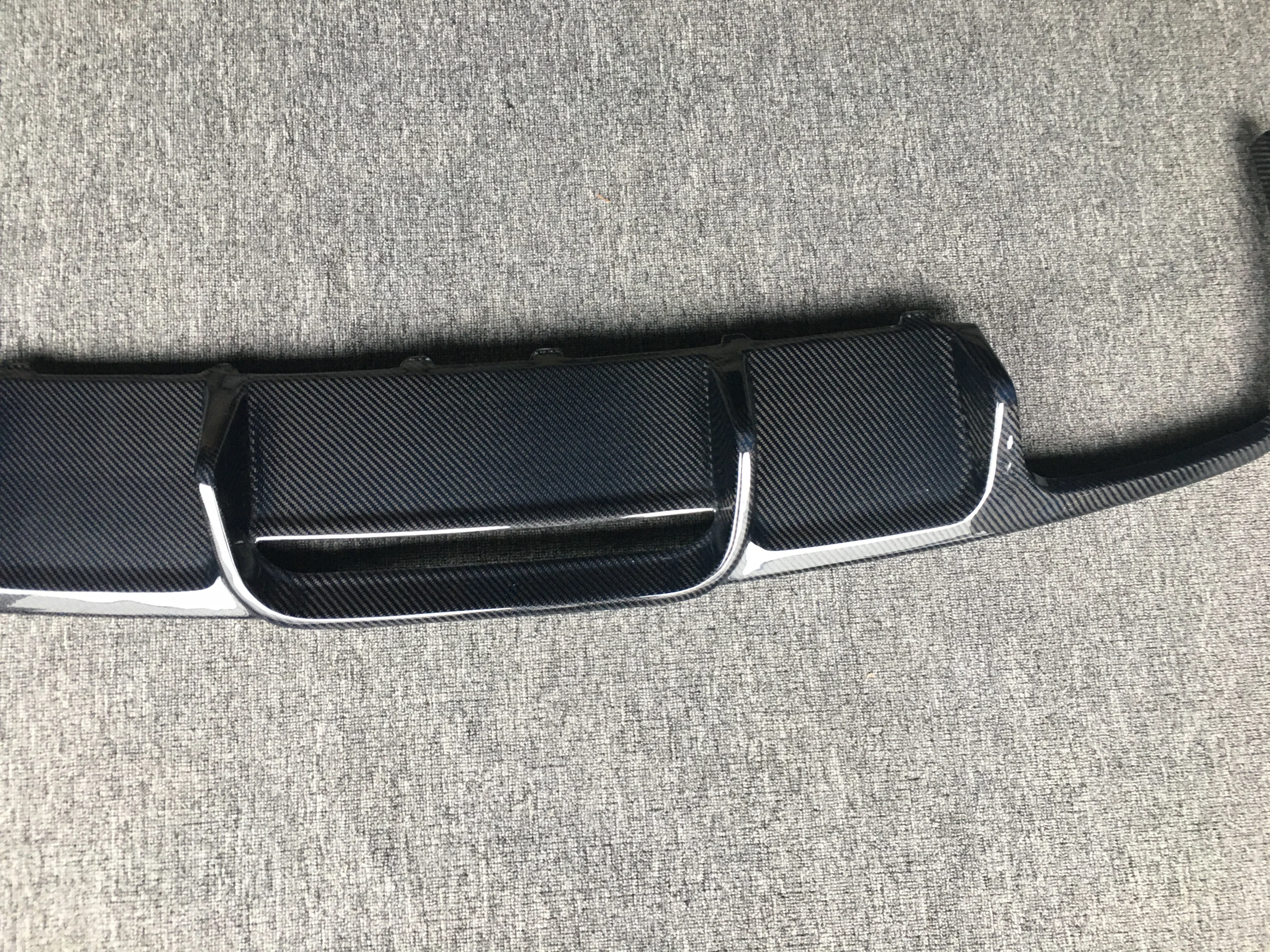 Carbon Fiber Rear Lip Diffuser For Benz CLS Class W218 CLS300 CLS350 For AMG Sport 2012-2017 Car Fins Shark Style Bumper Plate