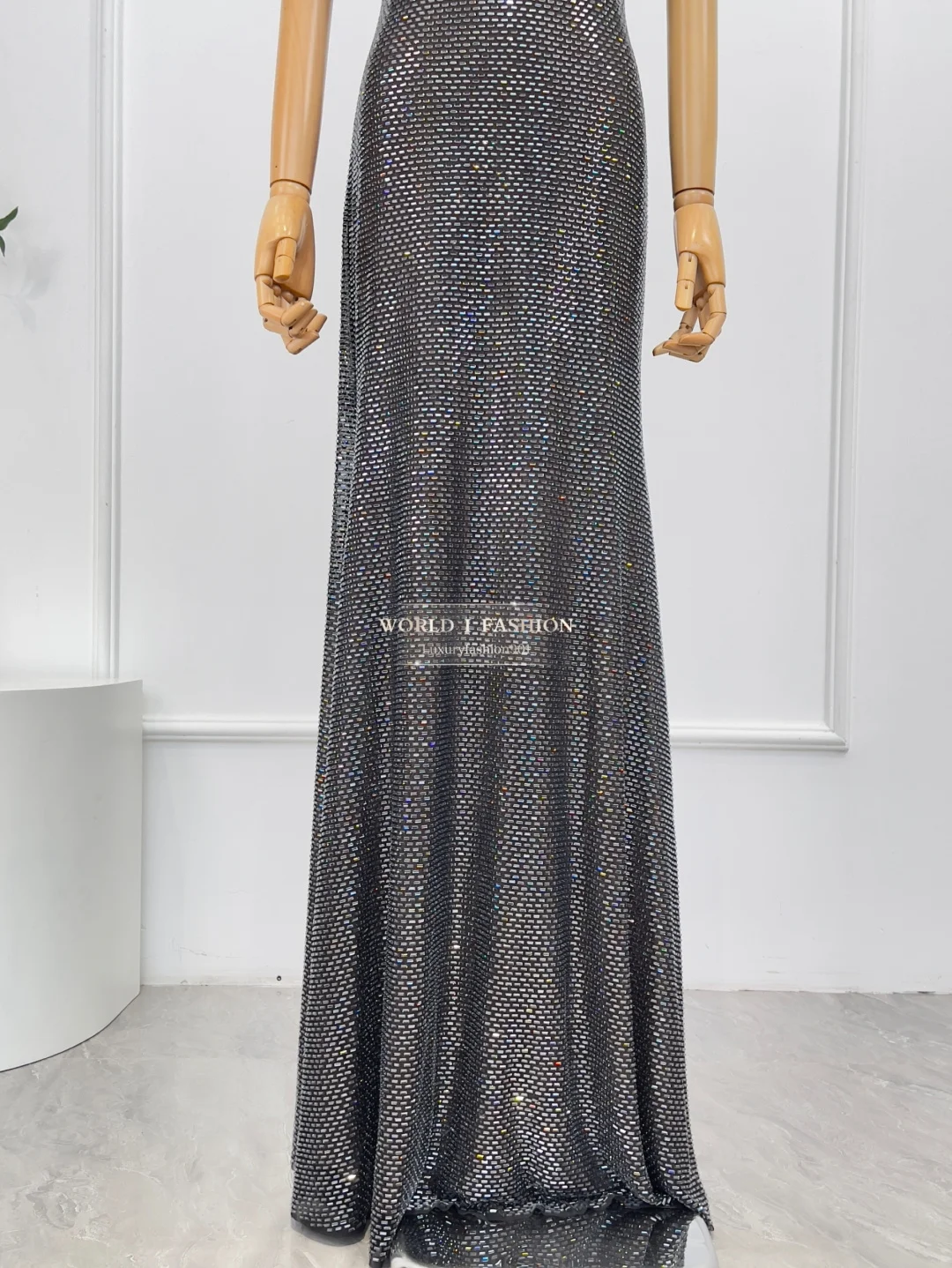 2025 Nuovo abito lungo a maniche corte da donna a sirena con strass da festa di alta qualità