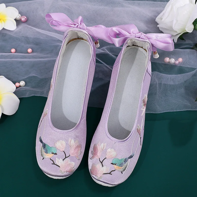 Hanfu buty damskie chińskie tradycyjne starożytne wewnątrz wysokość płaskie buty haftowane buty ślubne buty Hanfu dla kobiet