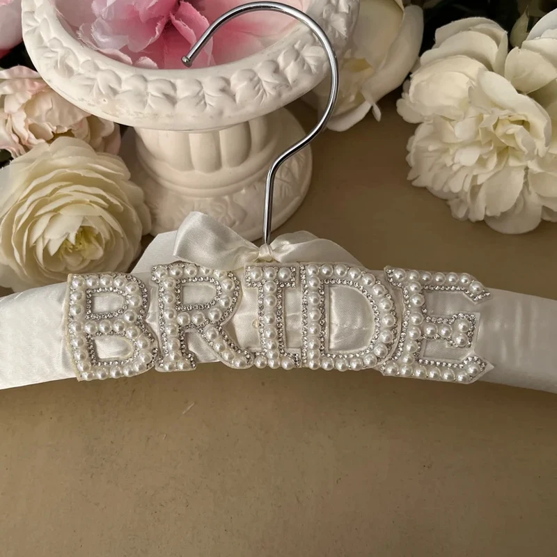 

Bride Pearl Letter Sponge Clothes Hanger with Bow Satin Wedding Bachelorette Party Decoration Accessory Bridal Shower Supplies