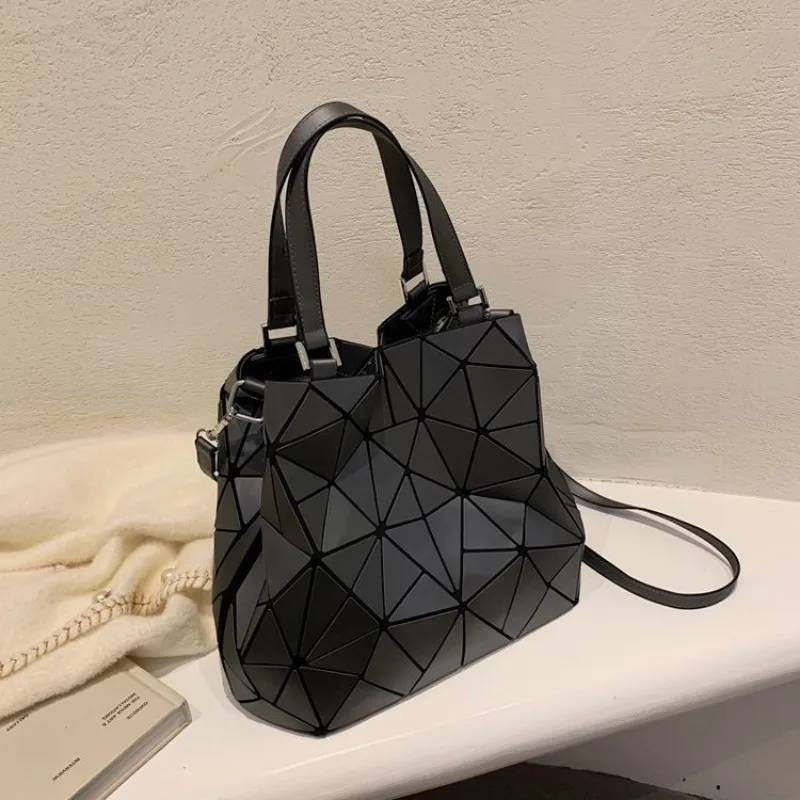 Fashion Artistic Shoulder Bag for Women Geometry Irregular Diamond Tote Large Capacity Handbag Woman Commute Crossbody Bags Gift