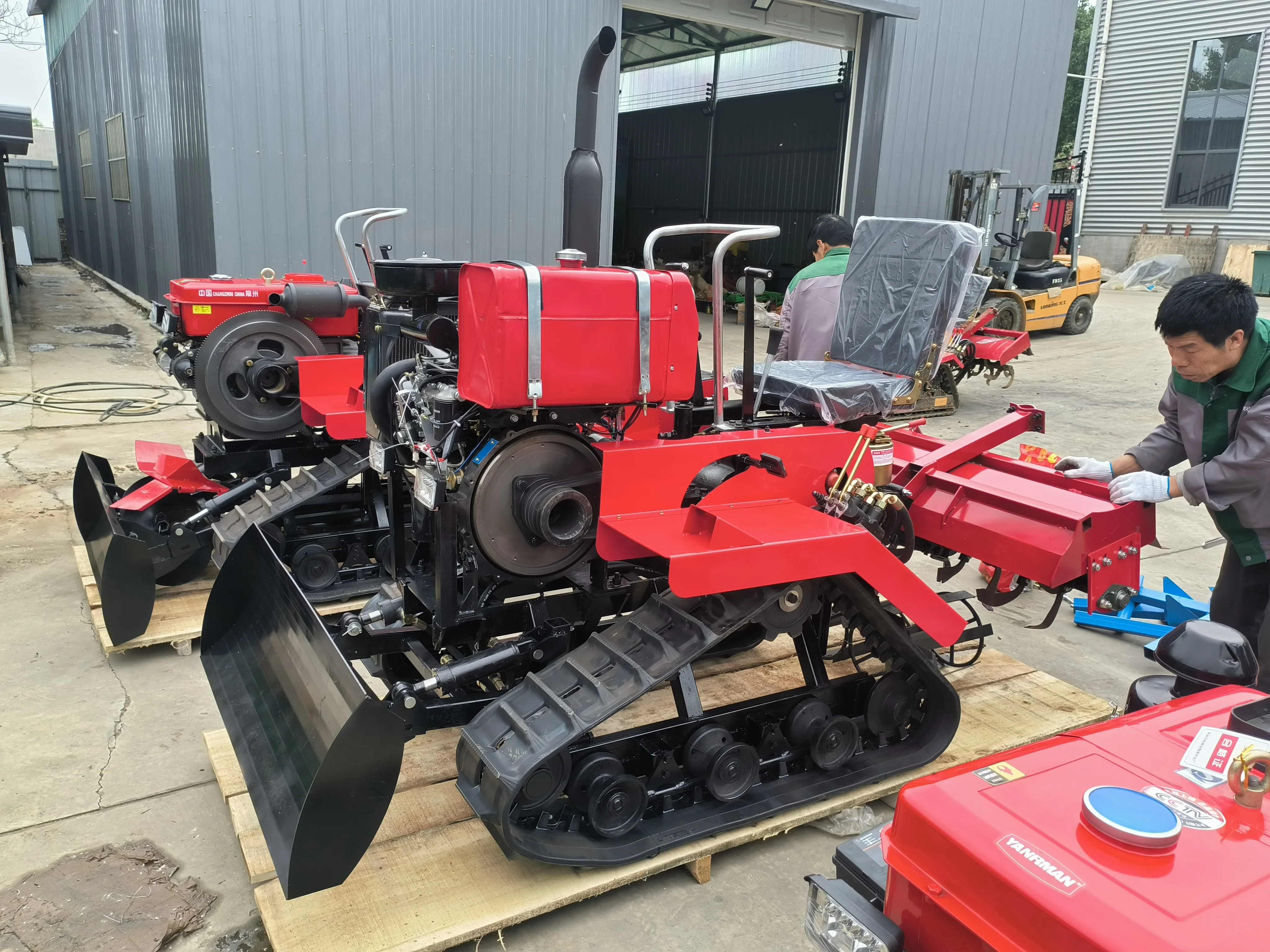 25hp 35hp 50hp Mini Tractor Farm Small Track Hydraulic Agricultural Small Tiller Grower