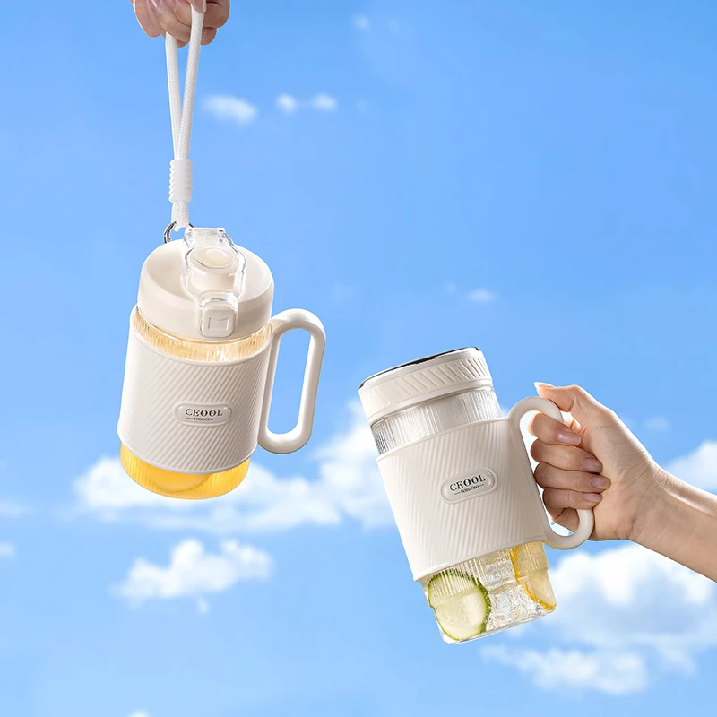 

Juicer Portable Small Fruit Blender Household Multi Functional Electric Juicer with Juicing Cup