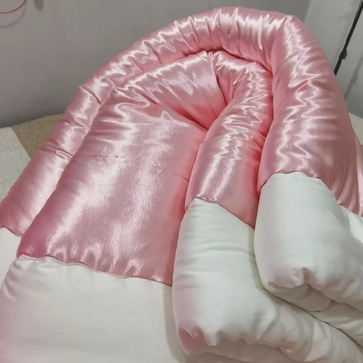 

No cotton filling Glossy satin silk cover with single-sided zipper Ice coo bedspread home bedding