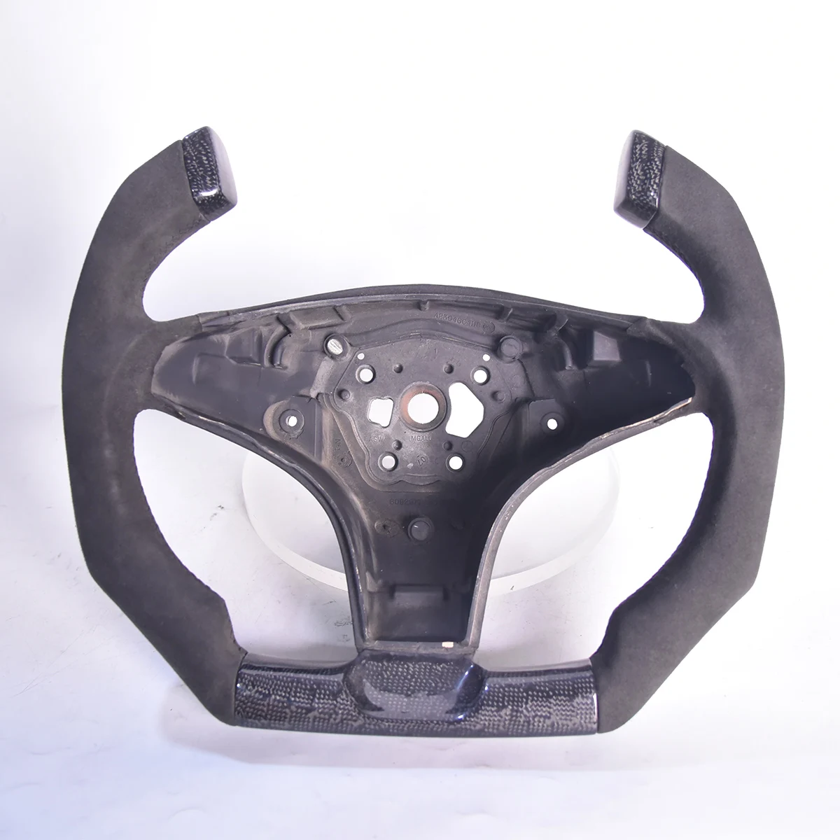 

Руль ручной работы в стиле авиационного дизайна из карбона и замши для Mercedes W204 C63