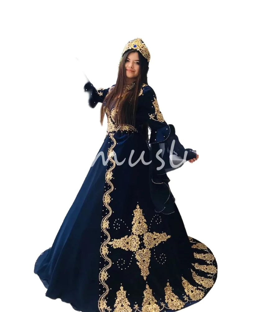 Ankara Türkisches blaues Hochzeitskleid für Muslime, wunderschönes, langärmliges, goldenes Spitzen-Ottomane-Kaftan, marokkanisches Brautkleid 2025, Perlen