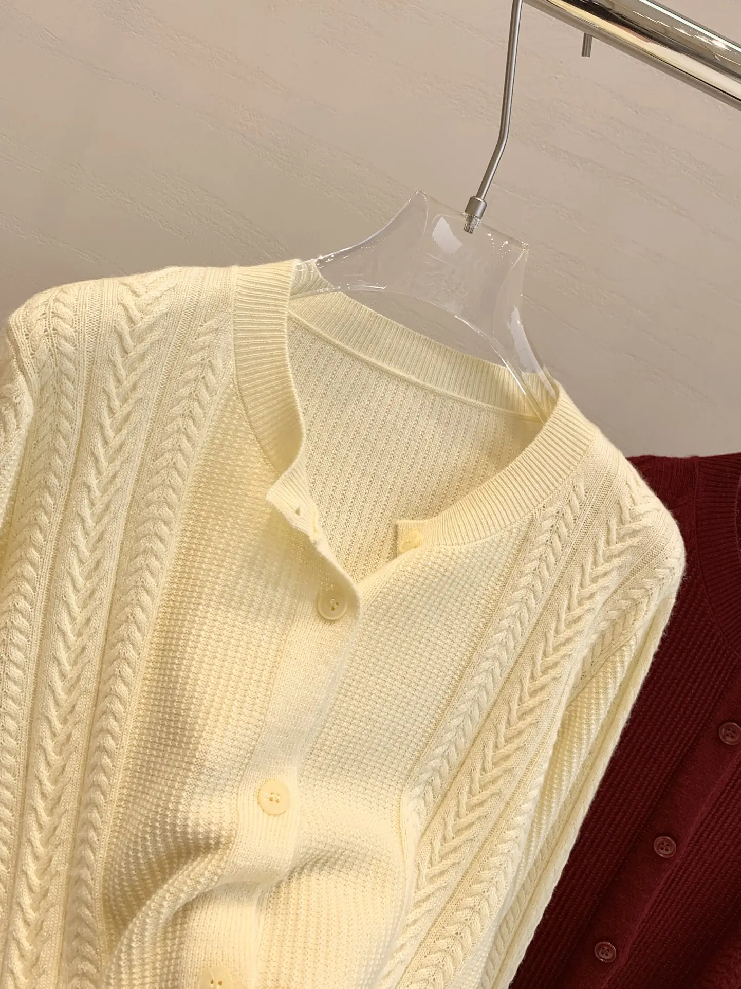 

Осень 2025 г., новый стиль, повседневная мода, высококачественный кардиган с круглым вырезом для женщин