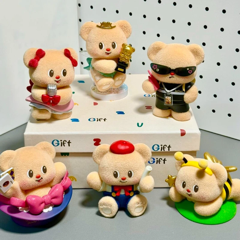زبدة الدب الطبقة العليا فريق سلسلة صندوق أعمى Kawaii الكرتون دمية دب صندوق غامض مفاجأة لعبة لطيفة نموذج سطح المكتب الحلي هدية