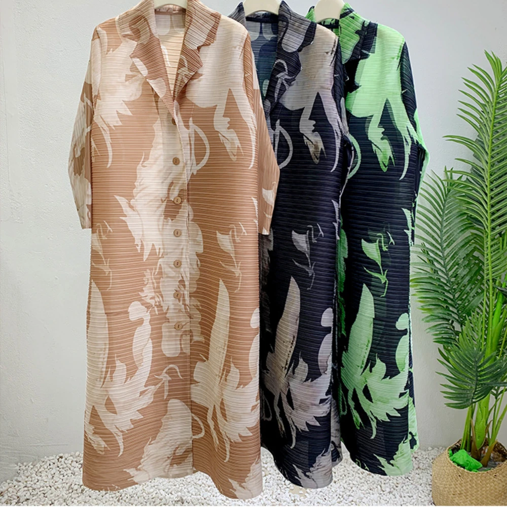 Mom Spring V-neck Printed Dress 2025 New Middle-aged and Elderly Fashion Seven-quarter Sleeve X Green Pleated Skirt Dresses