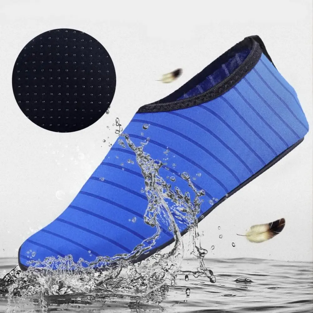 Zapatillas antideslizantes para hombre y mujer, zapatos de agua suaves, zapatillas ligeras para nadar en la playa, novedad