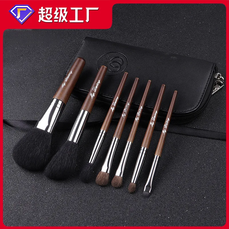 Pennello per trucco Cangzhou Set completo di 7 strumenti per il trucco pennello per trucco in polvere di legno massello ombretto correttore Halo Dye Brush Spot