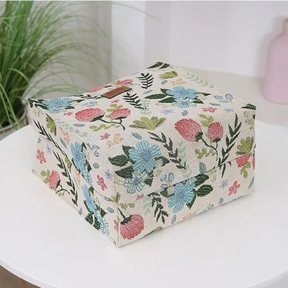 Insulated lunch bag details