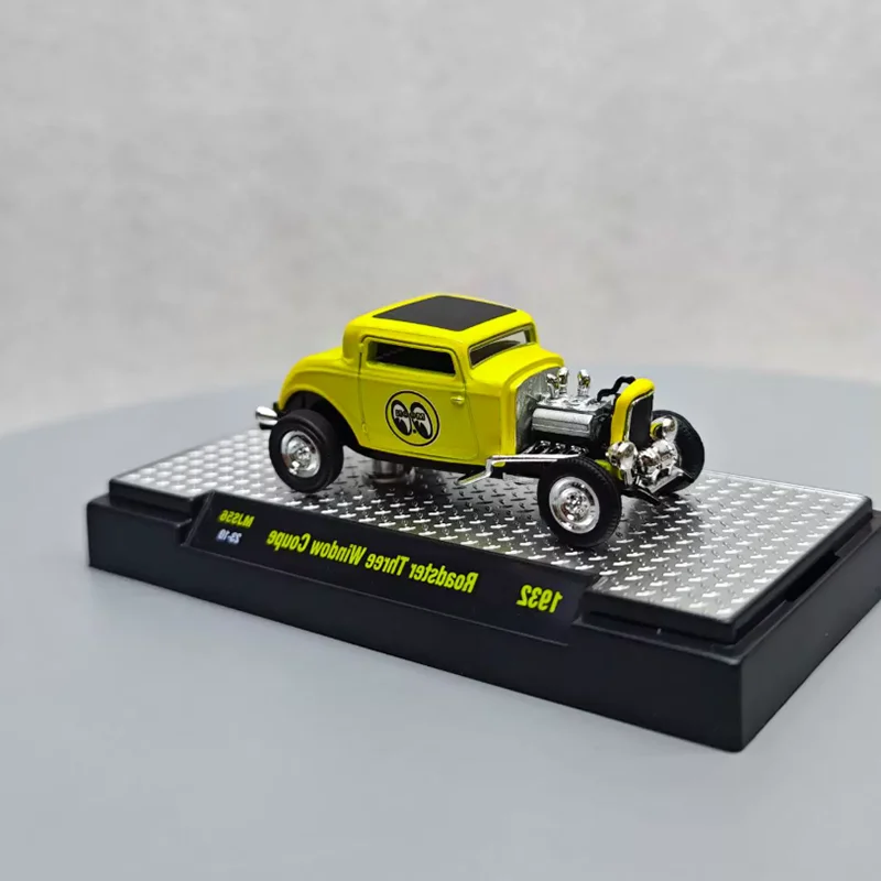 M2 Diecast 1:64 Scale1932 Roadster Three Window Coupe Alloy Retro Car Model Simulation Toy Collection Gift Static Display
