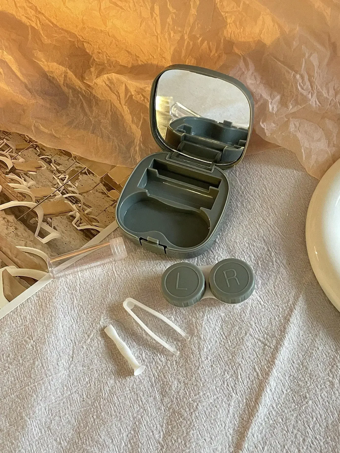 1pc Classic Retro Solid Color Portable Leakproof Contact Lens Box Kit With Mirror&Remover Tool, Contact Lens Container Soak Storage Kit For Travel&Home Eye Contacts Contact Lenses For Eyes Colored Contacts Halloween
