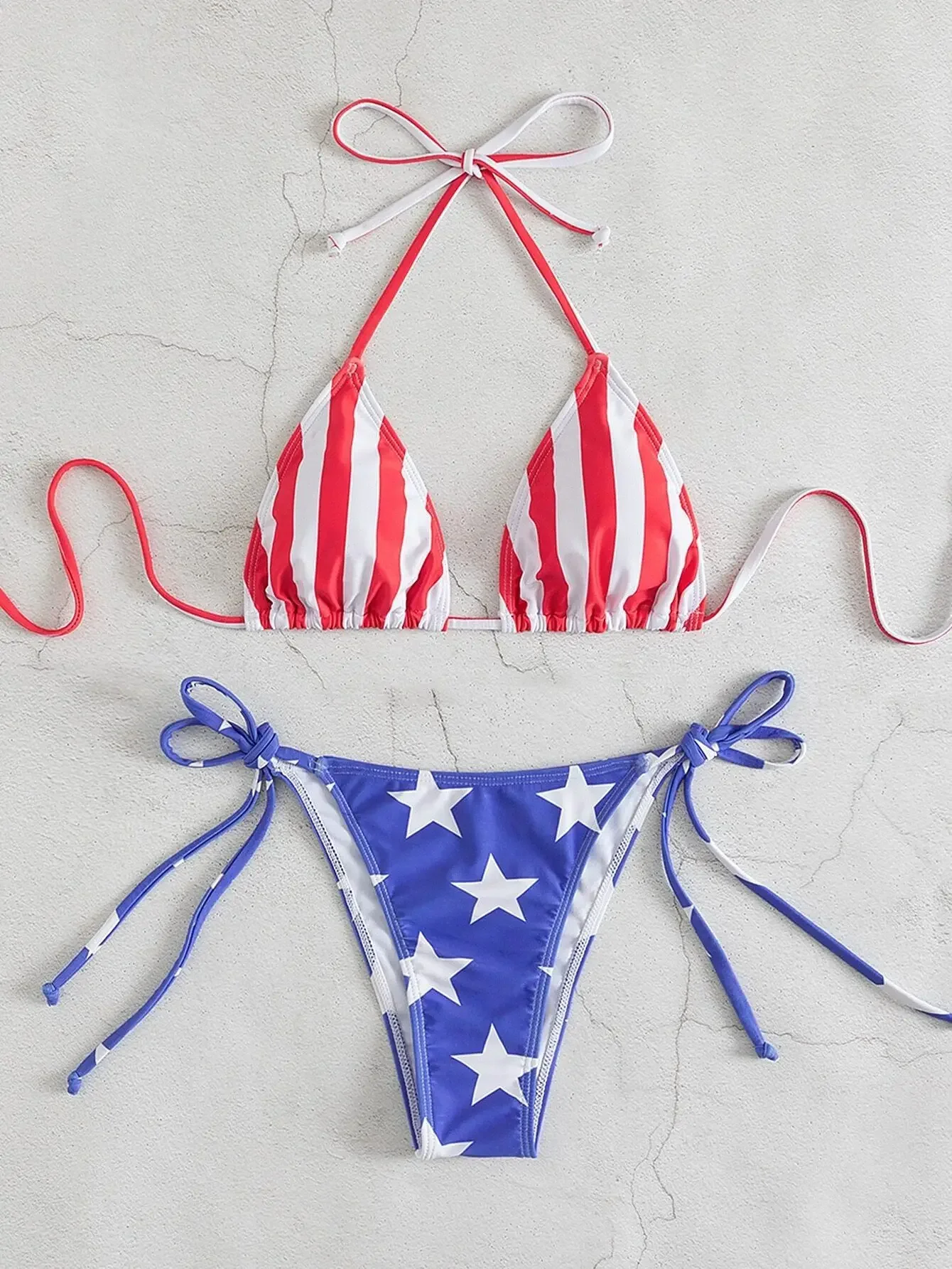 2024 nuevo traje de baño estampado de estilo americano para mujer, conjunto de Bikini sexy de cintura baja de 2 piezas, traje de baño con cordones y tirantes de copa triangular