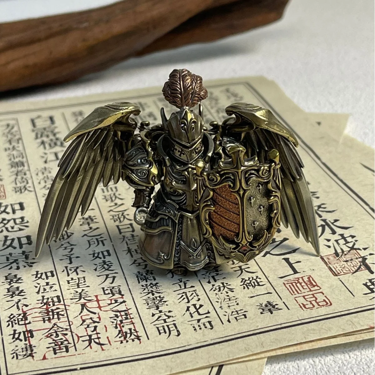 

Crusader Themed Detachable Brass Desk Ornament - Guofeng Metal Home Souvenir