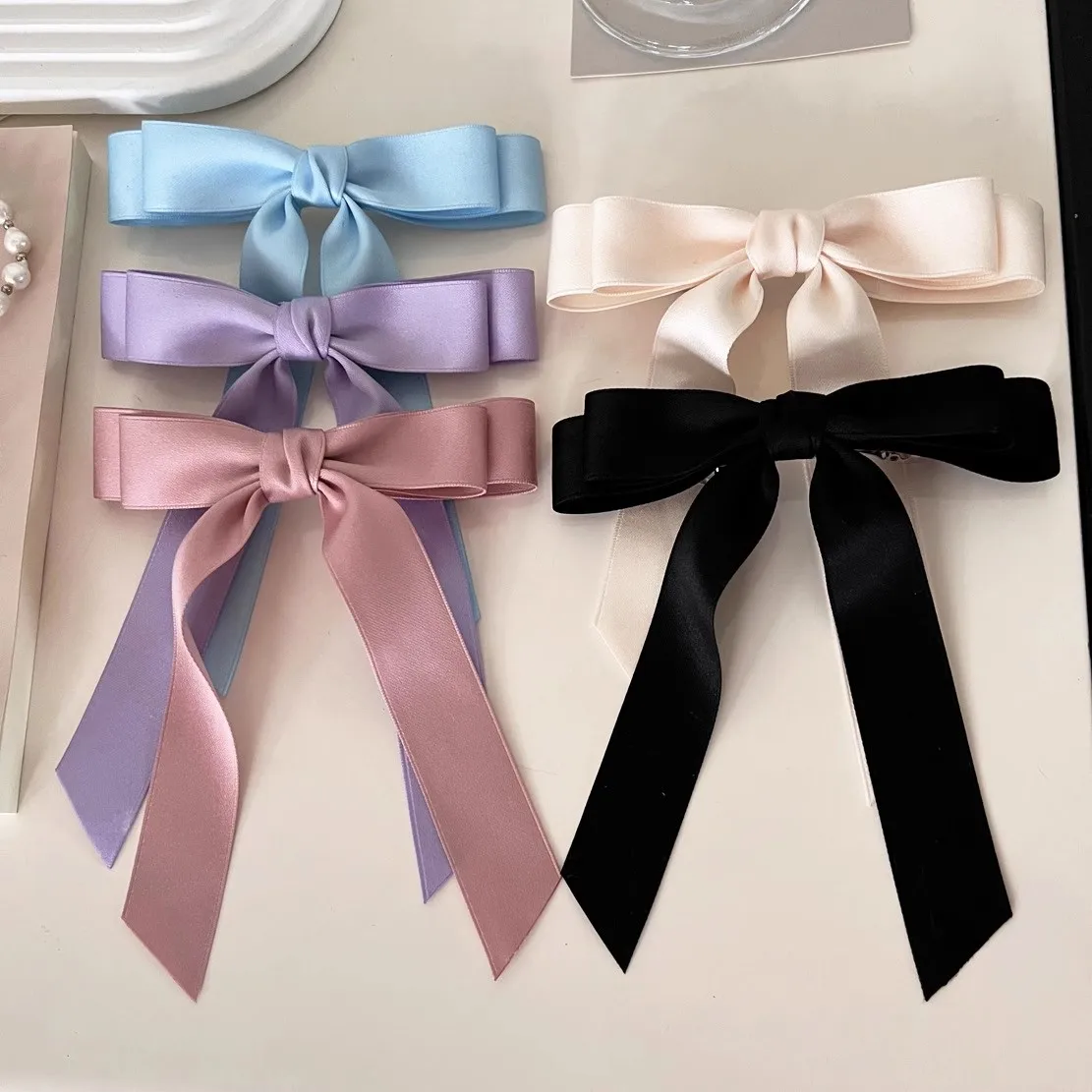 Lystrfac New Fabric Wavy Ribbon Hair Bow Spinka do włosów dla kobiet Dziewczyny Spinki do włosów Czarny Biały Kokarda Top Klips Kobiece akcesoria do włosów — zdjęcie 4