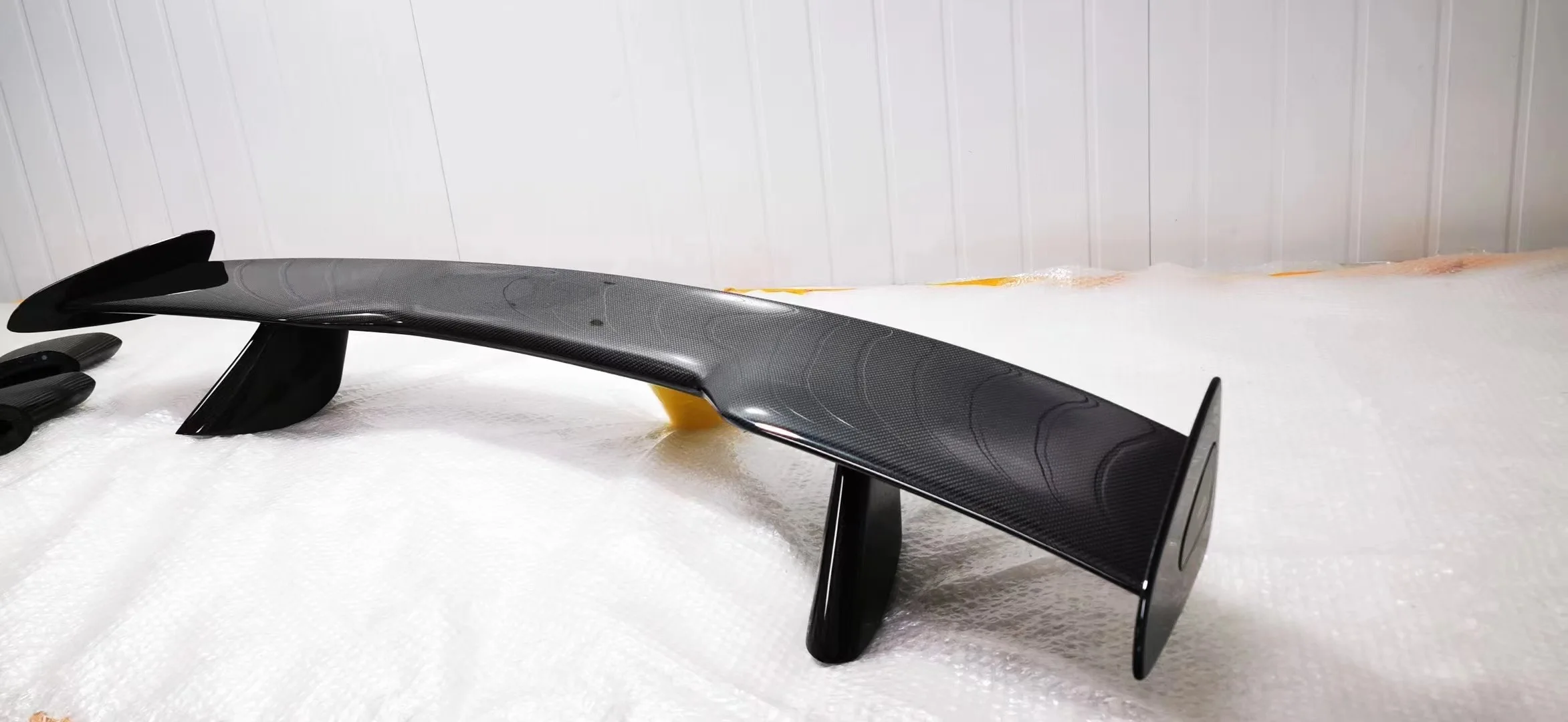 المفسدين الخلفي من ألياف الكربون الجافة لسبويلر الجناح الخلفي MSO المعدل GT