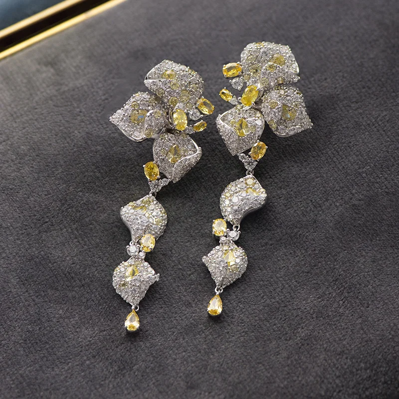 

Exaggerated Women Girls Vintage 3D Yellow Azaleas Earrings Rhinestones Ear Studs Exquistie Retro Medieval Lady Elegant Jewelry