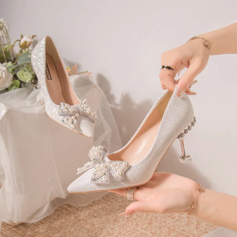 

Весенняя повседневная свадебная обувь для невесты со стразами, золотистая мода на высоком каблуке с металлической пряжкой, пикантная рабочая обувь, женская обувь большого размера на высоком каблуке 7 см