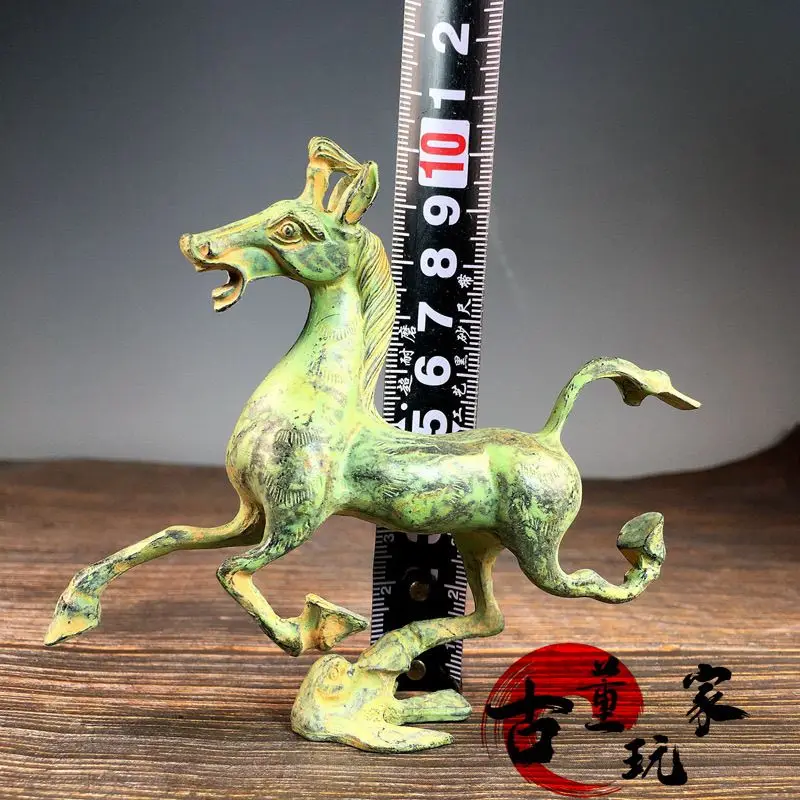 Old green embroidery pulp solid Warring States horse tread flying swallow war horse bronze