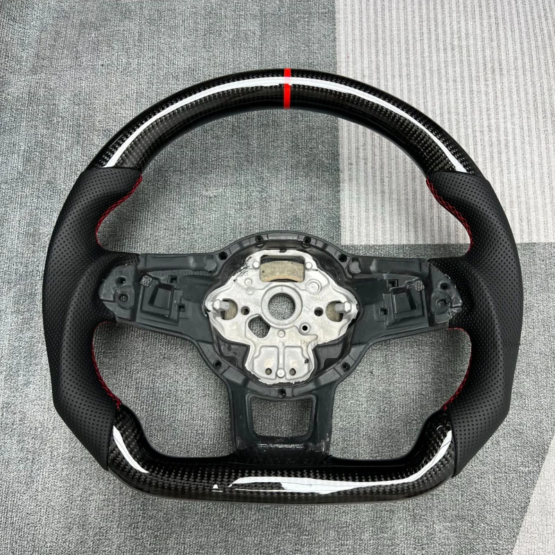 Customized carbon fiber steering wheel processing by the manufacturer is suitable for Volkswagen Magotan/Sapatura/Tayron/Passat