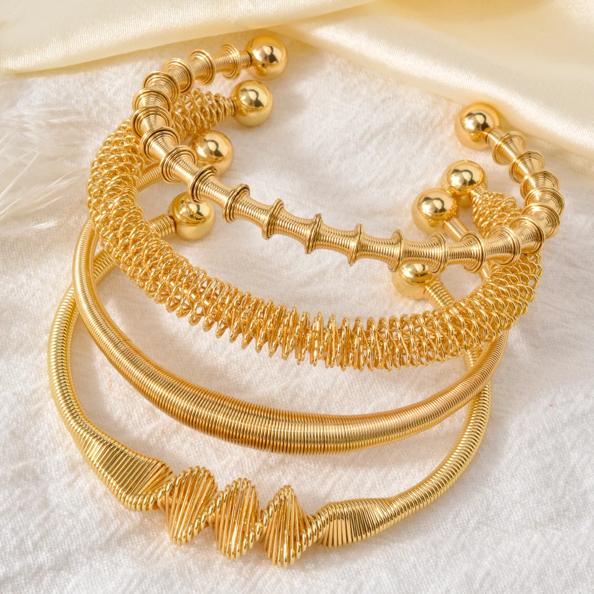 Dubai 18k Gold Plated Stainless Steel Luxury for Women Bracelet Texture Chunky Snake Cuff Party Jewelry valentines Day Gift