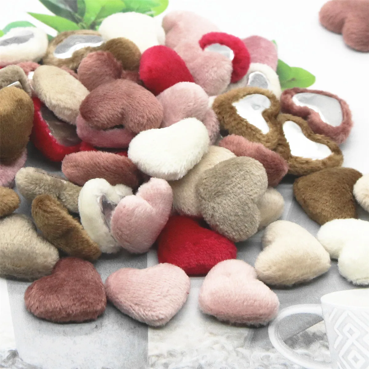 50pcs Furry Fabric Covered Heart Buttons Home Garden Crafts Garment Hair Clip DIY accessories
