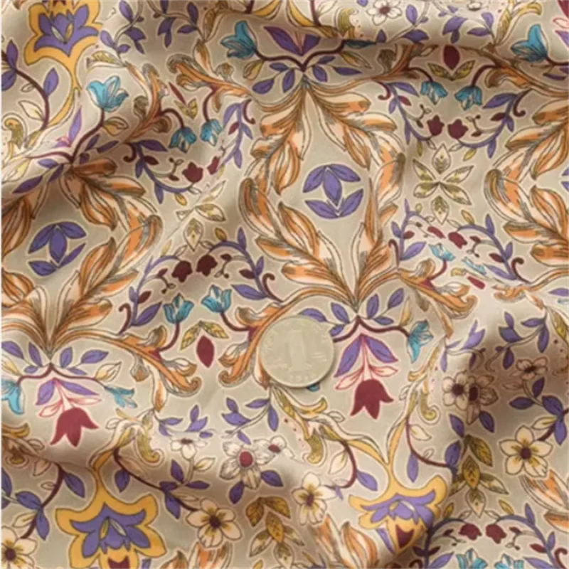 Satin chiffon fabric, spring and summer printed fabric, elegant with small floral patterns that are not transparent