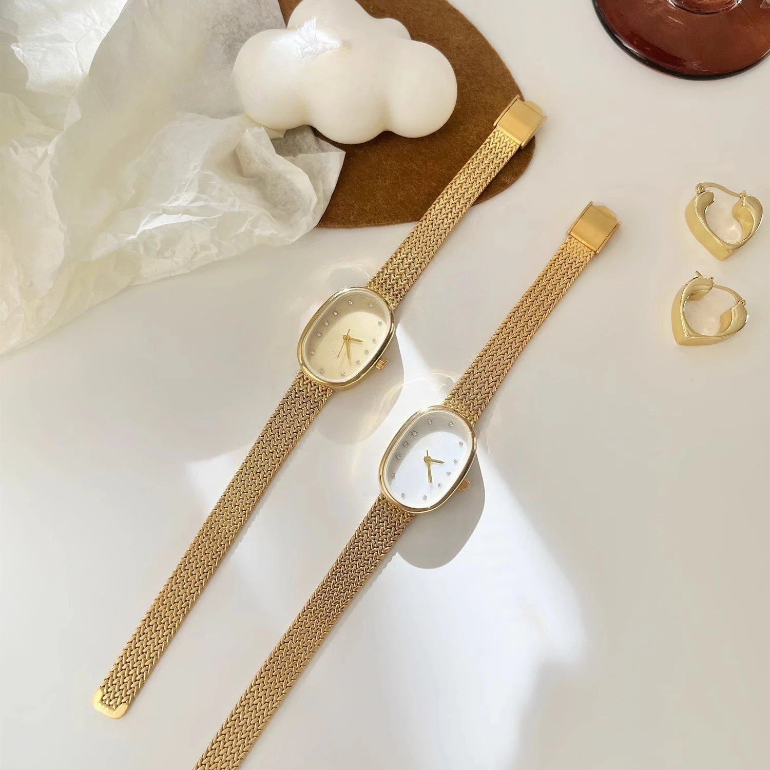 Temperamento della moda di nicchia ovale Fritillary argento freddo alto senso in semplice orologio al quarzo da donna