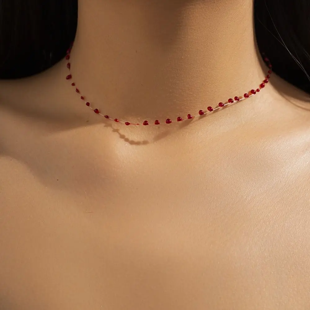 قلادات متعددة الطبقات على الطراز القوطي للنساء والفتيات ، قلادات خفيفة الدم ، مجوهرات الهالوين ، لون أحمر ، عصرية