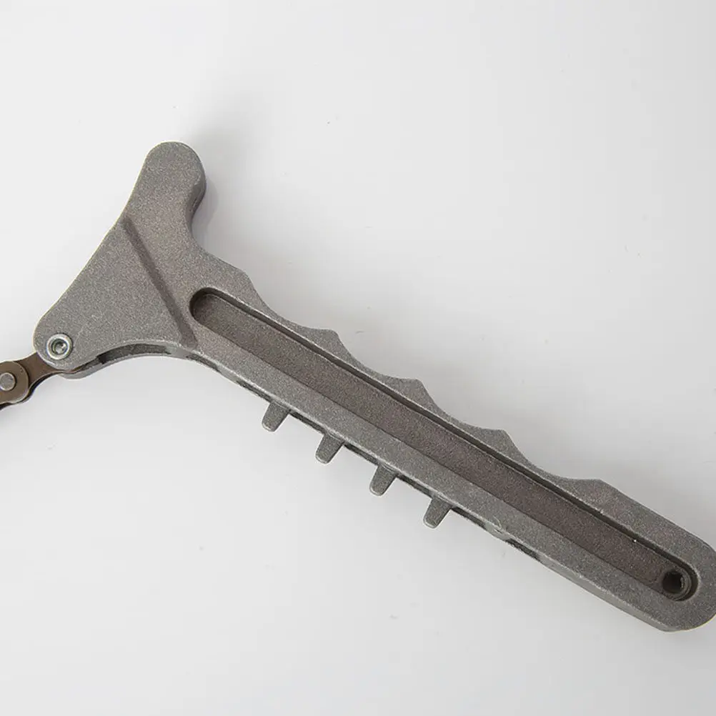 

Oil Filter Spanner Key Chain Type Metal Band Wrench with Heavy Duty Chain for Positive Grip on Cylindrical Engine Filters