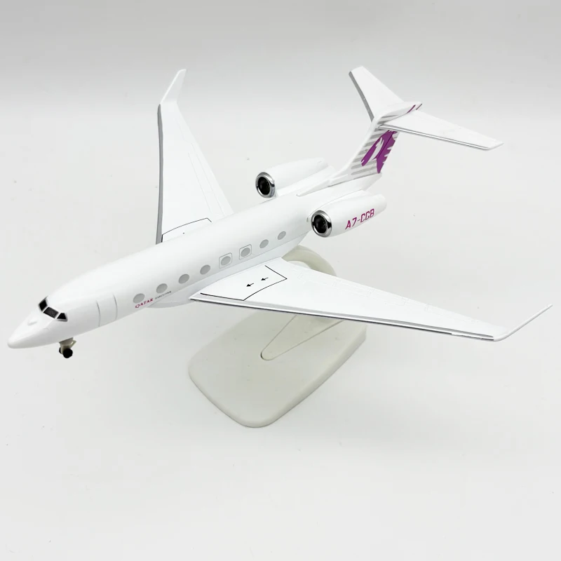 New 20cm Qatar Gulf G650ER Diecast Metal Airplane Model Kit with Stand for Aviation Enthusiasts Gifts or Display Decorations
