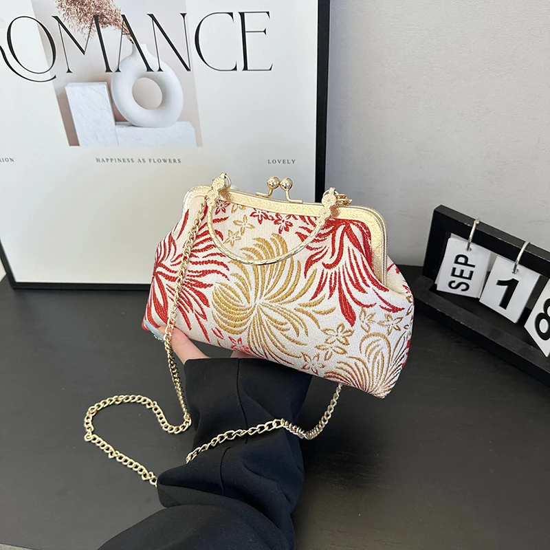 

Elegant Floral Embroidered Clutch Bag for Women, Fashion Luxury Pearl Chain Strap Shoulder Purse, Wedding Party Evening Handbag