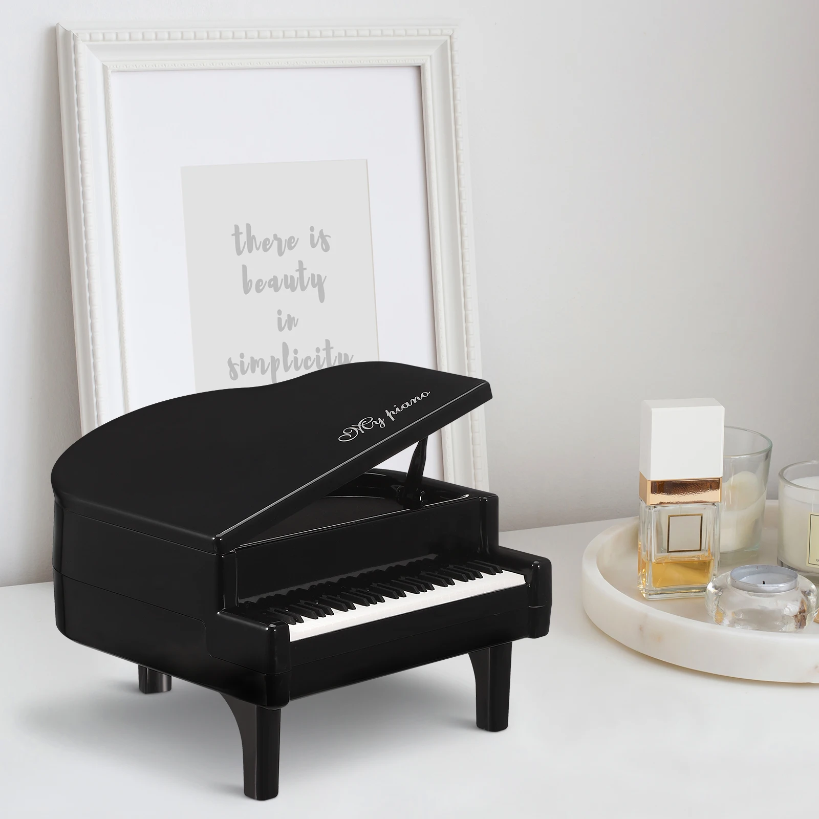 Czarne mini pianino ozdobne do dekoracji domu, na biurko, do projektowania wnętrz, instrument muzyczny, plastikowe pianino dekoracyjne.