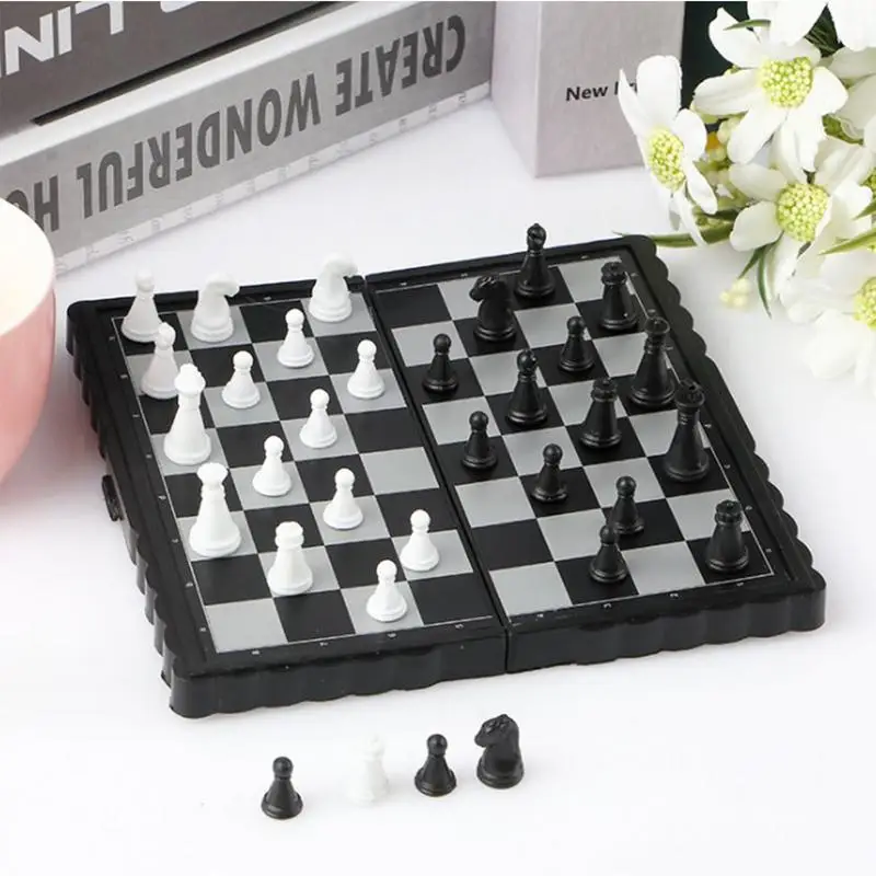 Mini Magnetic Chess Set Folding Magnetic Plastic Chessboard Board Game Portable Kid Toy Portable Outdoor