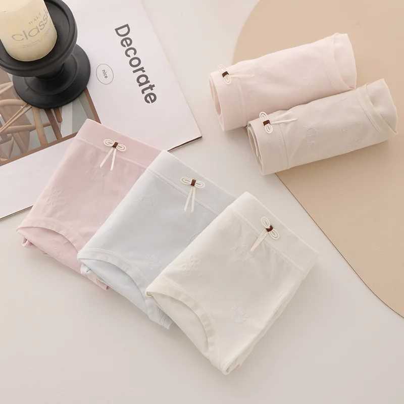 

Треугольные брюки телесного цвета для девочек-подростков, женское нижнее белье со средней талией и бесследным покрытием, высокоэластичное нижнее белье с антибактериальной промежностью.