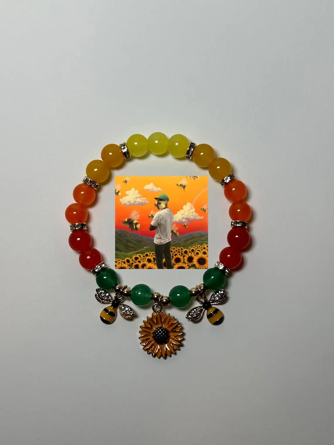 سوار زهرة الصبي |   سوار تايلر الخالق |   سوار ألبوم زهرة الصبي |   سوار المغني مطرز |   سوار مطرز يدويًا